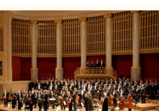 Μίκης Θεοδωράκης – Το αντίο της Αυστρίας στον συνθέτη του Μαουτχάουζεν