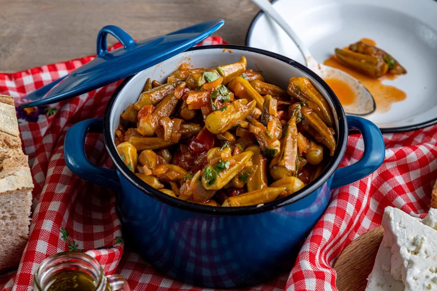 Το μυστικό του Ηλία Μαμαλάκη για νόστιμες μπάμιες