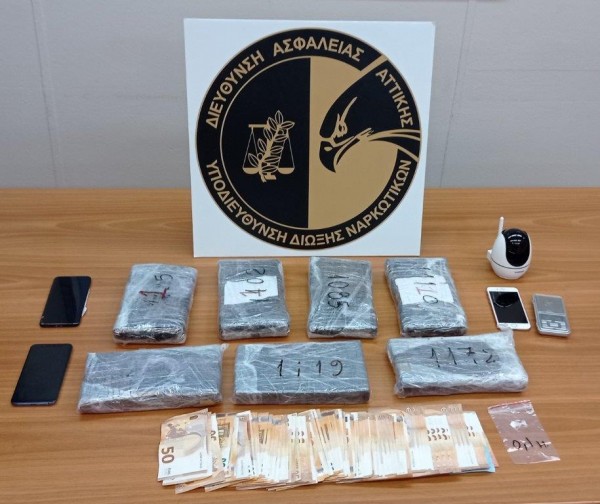 Παίκτρια ριάλιτι – Ποια είναι η 29χρονη που συνελήφθη με 7,8 κιλά κοκαΐνη – Τι υποστηρίζει συγγενικό της πρόσωπο