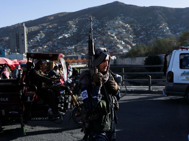 Ο τρόμος επέστρεψε στο Αφγανιστάν - Δύο νεκροί και 21 τραυματίες μετά από τρεις εκρήξεις στην Καμπούλ
