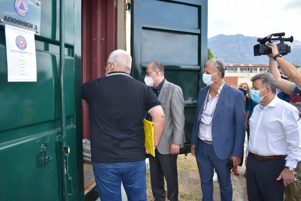 Τις αποθήκες Πολιτικής Προστασίας στη Μεσσηνία παρουσίασε ο περιφερειάρχης Πελοποννήσου Π. Νίκας