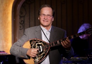 Ο Χρήστος Νικολόπουλος και οι μούσες του στο Θέατρο Άλσος