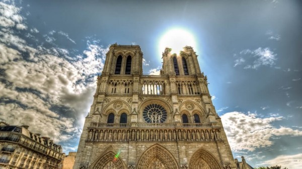 Γαλλία – Αρχίζει σύντομα το έργο αποκατάστασης της Παναγίας των Παρισίων