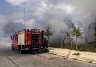 Φωτιές – Υπό μερικό έλεγχο σε Αχαρνές και Κάλαμο