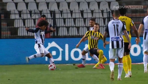 ΠΑΟΚ – ΑΕΚ – Αποθεώθηκε στην αλλαγή του ο Μπίσεσβαρ