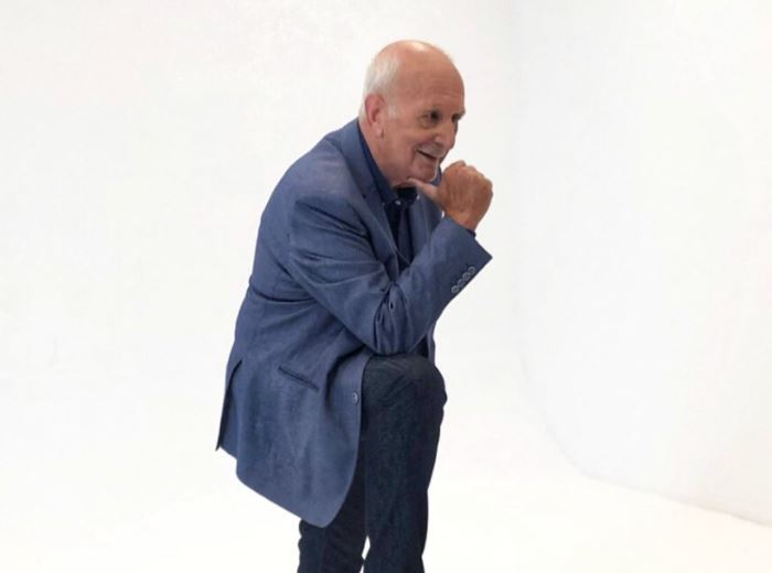 Φοίβος Παπαδάκης – Ο γιος του Γιώργου Παπαδάκη στα βήματα του πατέρα του