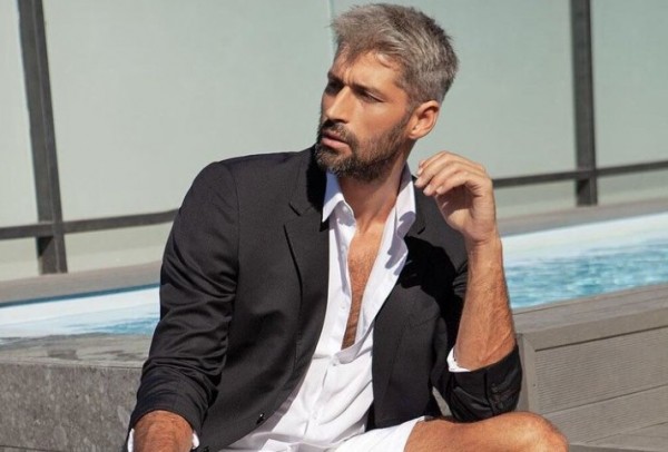 Ξέσπασε ο Αλέξης Παππάς – Πώς γίνεται να το βρίζουν αλλά να το βλέπουν σε 30 χώρες;