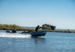 Ο Παρμενίων φανερώνει την αποτρεπτική ισχύ των Ενόπλων Δυνάμεων (Δείτε φωτό)