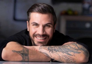 Άκης Πετρετζίκης – Ανατροπή με την ημερομηνία γάμου του – Αυτό το όνομα θα δώσει στο γιο του