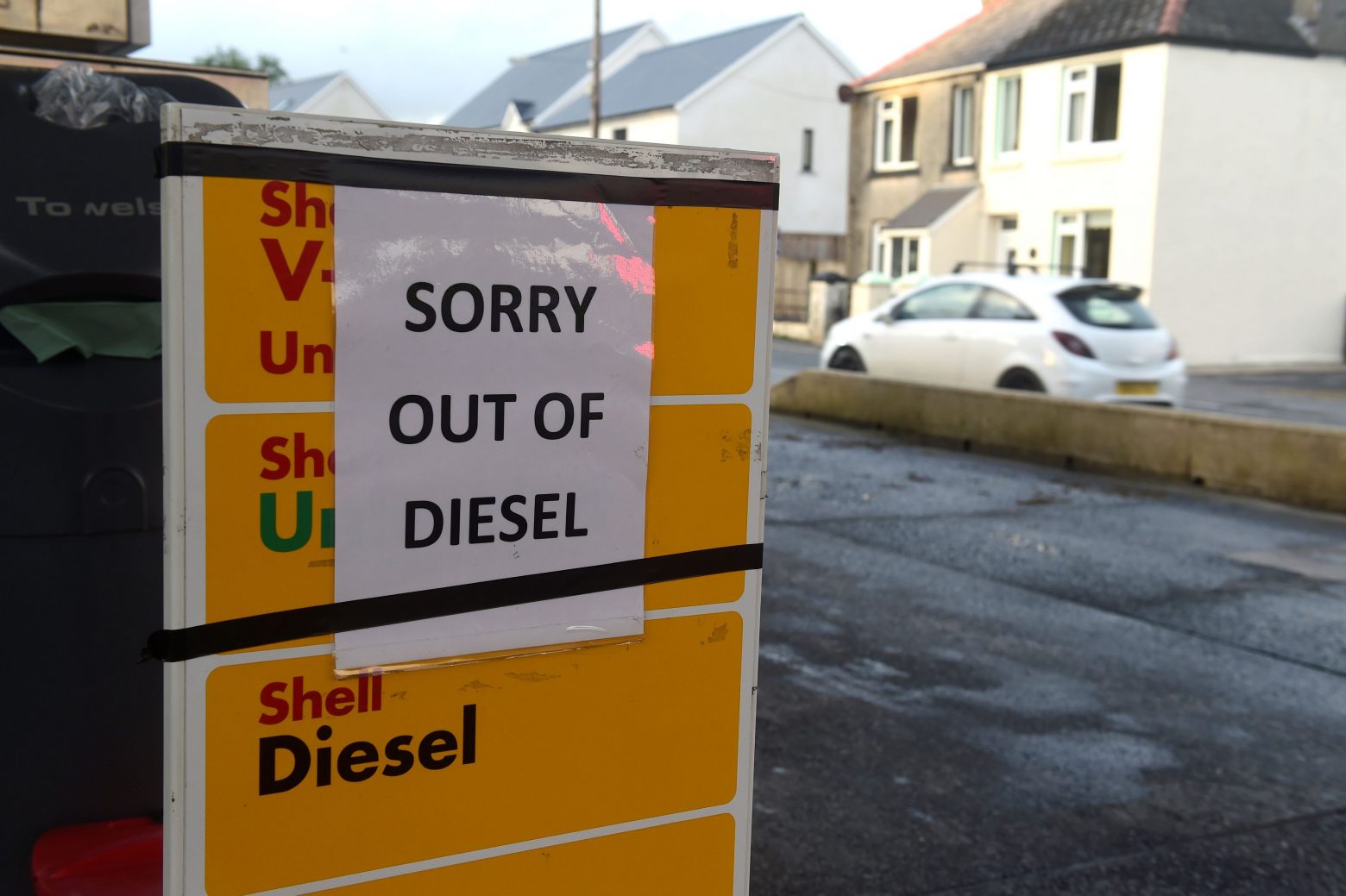 Βρετανία - Μεγάλη ανησυχία για τις ελλείψεις καυσίμων - Να καθησυχάσει τους πολίτες επιχειρεί ο Μπόρις Τζόνσον