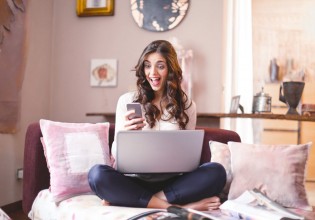 Απίστευτο – Αυτή η διάσημη ηθοποιός δεν είναι αυτή που γνωρίζουμε μέσω του δημόσιου βιογραφικού της