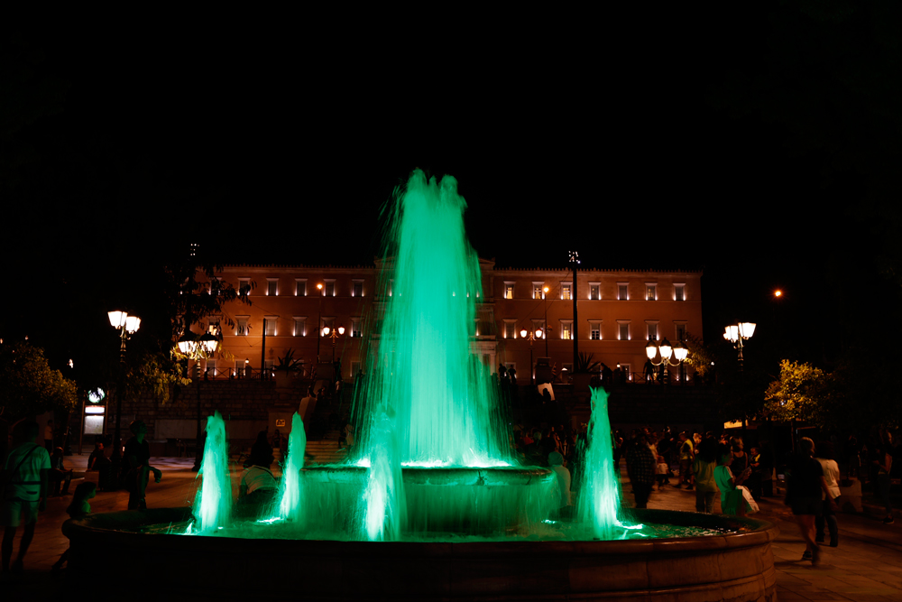 H Πλατεία Συντάγματος & η Ομόνοια «ντύθηκαν» στα πράσινα για την Παγκόσμια Ημέρα Ευαισθητοποίησης για το Λέμφωμα