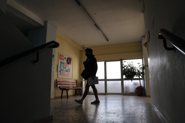 Κοροναϊός-σχολεία – Η πρώτη αναστολή καθηκόντων σε εκπαιδευτικό «για λόγους προστασίας της δημόσιας υγείας»