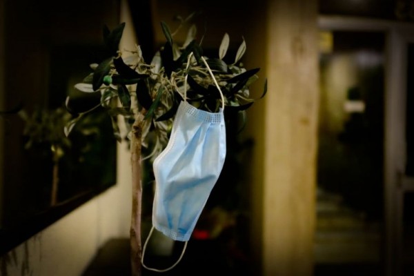 Κοροναϊός – Για νηνεμία πριν την καταιγίδα προειδοποιούν οι ειδικοί – Δρομολογείται τρίτη δόση εμβολίου