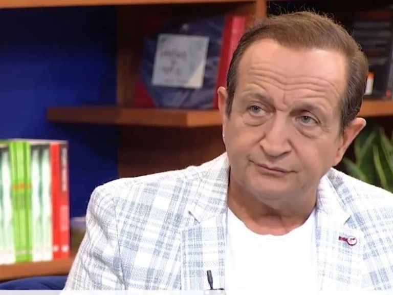 Σπύρος Μπιμπίλας – «Η Ελισάβετ Κωνσταντινίδου παραμένει φίλη μου παρά τα όσα είπε»