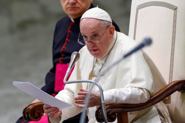 Βατικανό – Διαψεύδει τις φήμες περί παραίτησης ο πάπας Φραγκίσκος