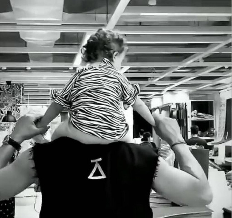 Σάββας Πούμπουρας – Έτσι αντέδρασε όταν η κόρη του μουντζούρωσε το σημειωματάριό του