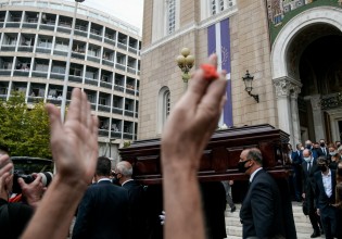 Μίκης Θεοδωράκης – Τελευταίος αποχαιρετισμός στον μεγάλο Έλληνα