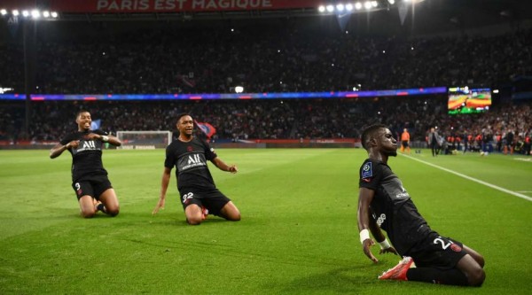 Στο ρελαντί η Παρί (2-0)