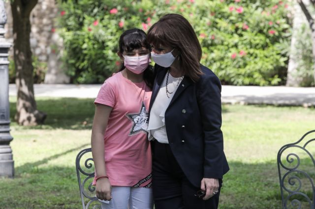 Στο Προεδρικό μέγαρο η 12χρονη Αφγανή που πήρε υποτροφία στη Βοστώνη