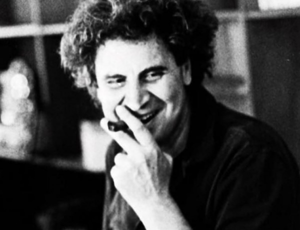 Μίκης Θεοδωράκης – Η μυθιστορηματική ζωή του κορυφαίου έλληνα δημιουργού