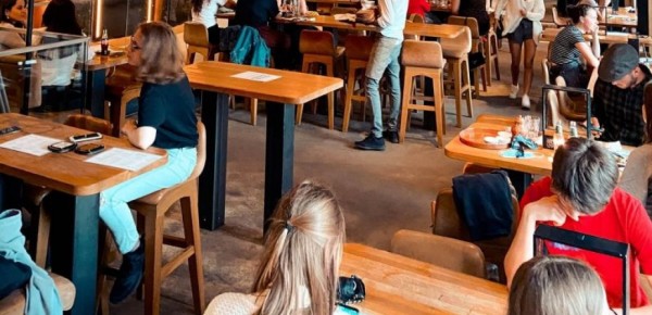 Εμβόλιο – Αλαλούμ με την είσοδο 12χρονων ανεμβολίαστων στην εστίαση – Έρχονται αλλαγές μετά τις αντιδράσεις