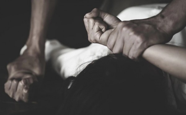 Ρόδος – Χτυπούσε τη σύζυγό του και την πίεζε να έχει σεξουαλική επαφή με σκύλο