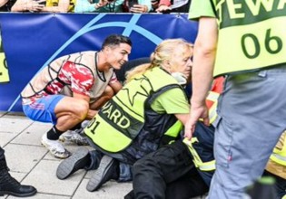 Ρονάλντο – Χτύπησε κατα λάθος υπάλληλο ασφαλείας του γηπέδου στην προθέρμανση! (pics)