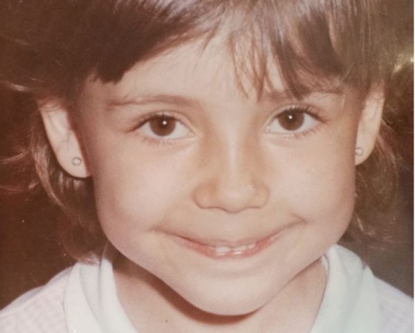 Αναγνωρίζετε το κοριτσάκι της φωτογραφίας που πρωτοστάτησε στο ελληνικό #metoo