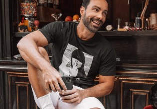 Σάκης Τανιμανίδης – Έτσι είναι τα κυριακάτικα πρωινά με τις κόρες του