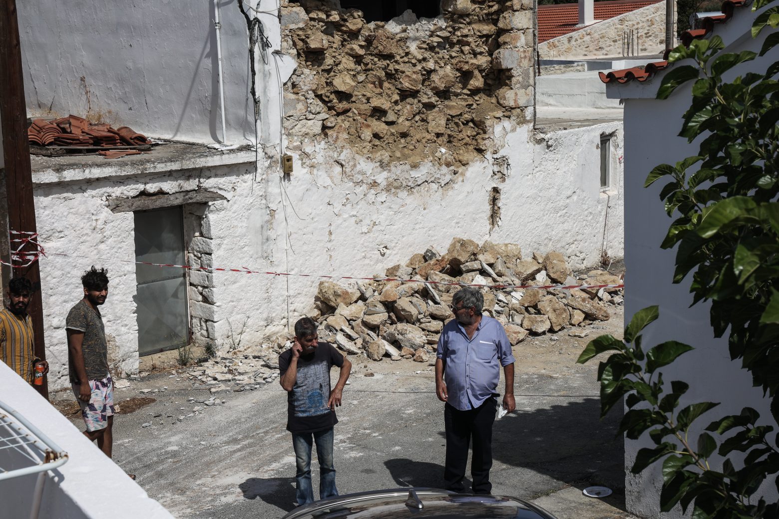 Κρήτη - Στήριξη στους σεισμοπαθείς από τους δήμους Ηρακλείου Αττικής και Παλλήνης