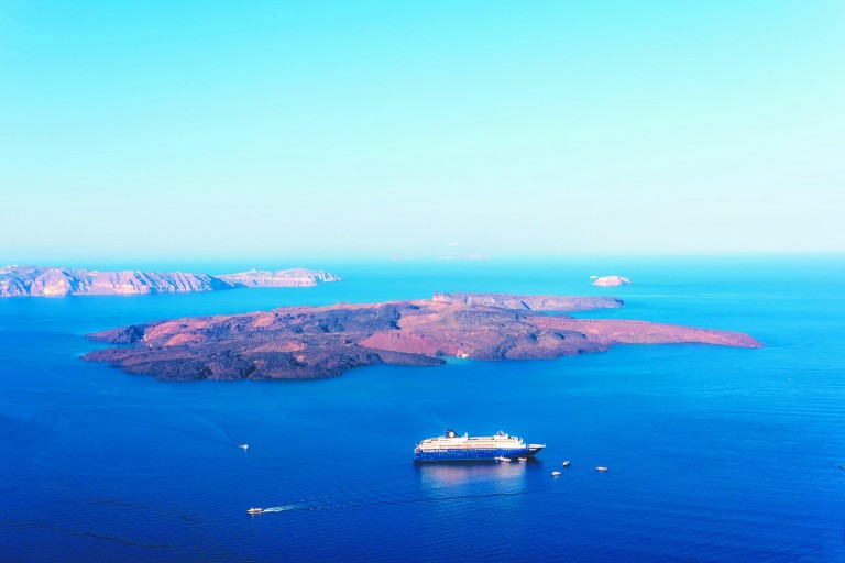 Σαντορίνη – Η θάλασσα «ξυπνάει» το ηφαίστειο – Γιατί αυξάνεται η πιθανότητα έκρηξης