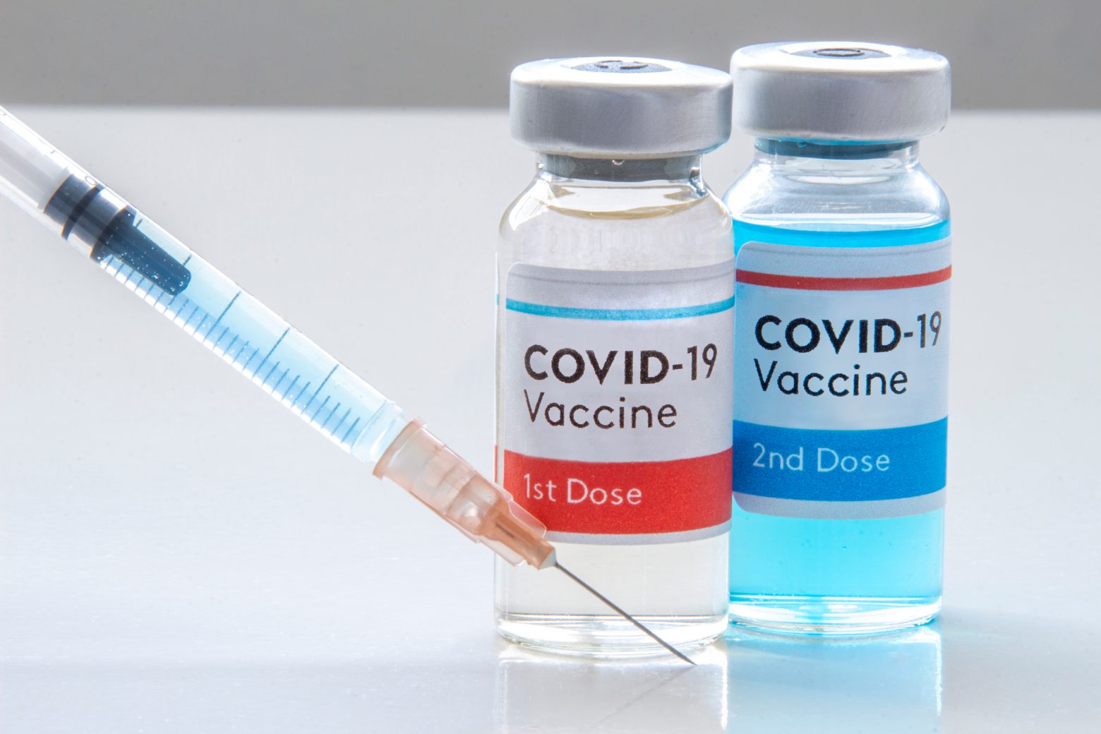 Πλαστά πιστοποιητικά - Έλεγχοι σε δέκα εμβολιαστικά κέντρα - Πώς θα εντοπίζονται οι παραβάτες