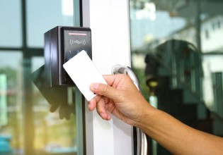 Χρησιμοποιείτε κάρτα εισόδου; – Ένας πρώην χάκερ εξηγεί γιατί δεν πρέπει να την αφήνετε ποτέ απροστάτευτη