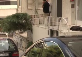 Μίκης Θεοδωράκης – Τραγική φιγούρα ο σκύλος έξω από το σπίτι