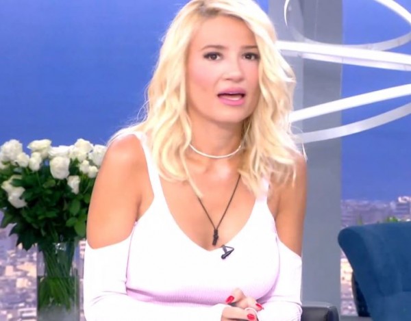 Φαίη Σκοδρά – «Τι έπαθε η Ελισάβετ Κωνσταντινίδου;»