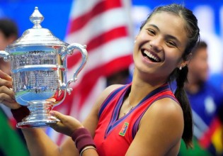 Ασύλληπτη η Ραντουκάνου, κατέκτησε το US Open (2-0)