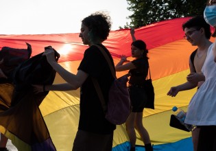 Thessaloniki Pride – Η πορεία υπερηφάνειας έρχεται με ηχηρό μήνυμα – «Ποια κανονικότητα;»
