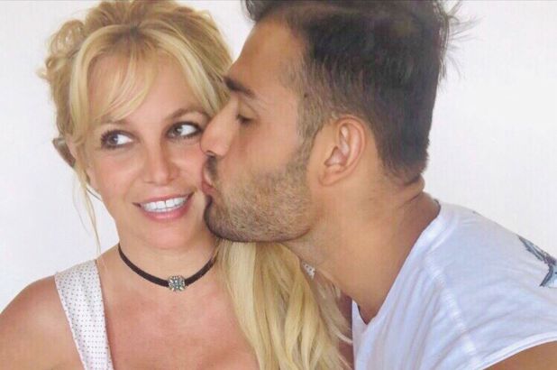 Μπρίτνεϊ Σπίαρς – Αρραβωνιάστηκε τον σύντροφό της Σαμ Ασγκάρι