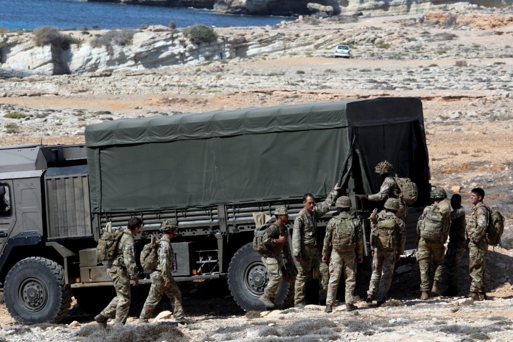 Βρετανία – Ανοιχτό το ενδεχόμενο για στρατιωτικές αποστολές στο Αφγανιστάν χωρίς τις ΗΠΑ