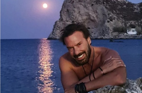 Συγκλονίζει ο Στράτος Τζώρτζογλου – Δεν άφησα κανέναν να με βιάσει σωματικά