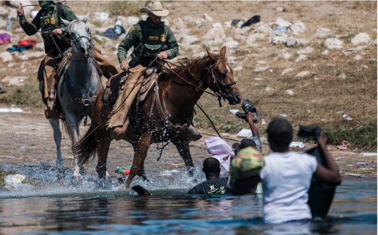 ΗΠΑ – Θα υπάρξουν συνέπειες για τη μεταχείριση έναντι των Αϊτινών μεταναστών, δηλώνει ο Τζο Μπάιντεν
