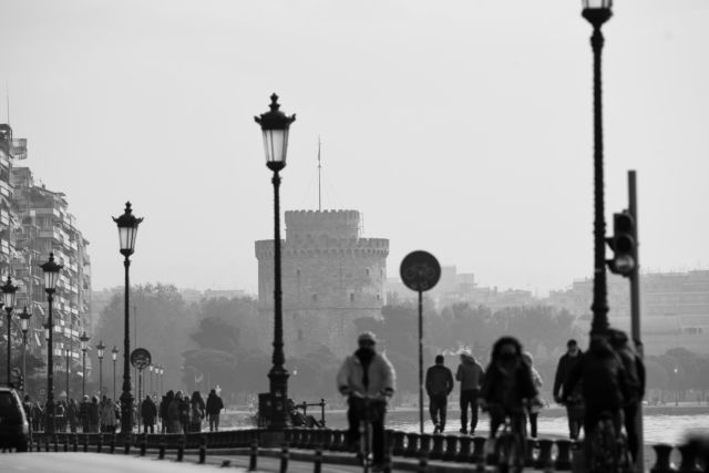 «Μαύρα σύννεφα» πάνω από τη Θεσσαλονίκη – Ραγδαία αύξηση στο ιικό φορτίο των λυμάτων