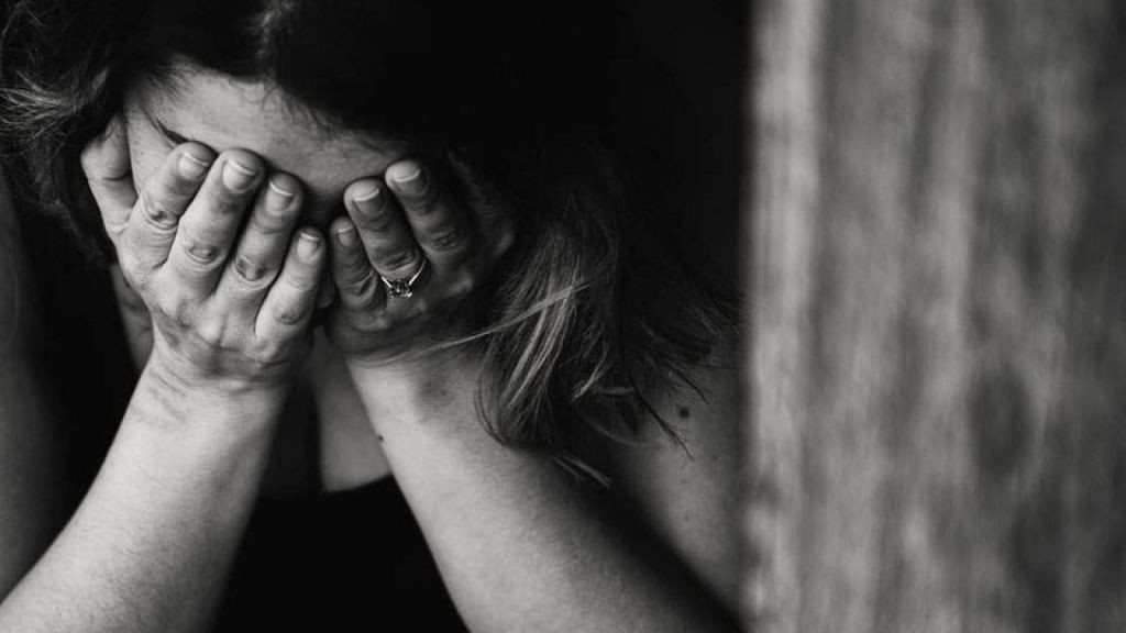 Ισπανία – Όσοι καταδικάζονται για ενδοοικογενειακή ή έμφυλη βία δεν θα έχουν δικαίωμα να επισκέπτονται τα παιδιά τους