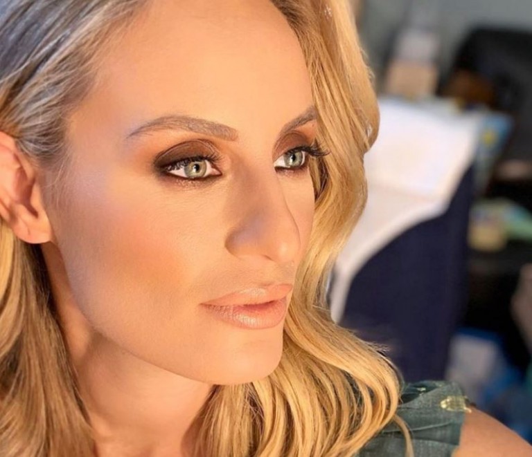 Ελεονώρα Μελέτη – Λαμπερή νονά στη βάφτιση του γιου της Φλορίντα Πετρουτσέλι