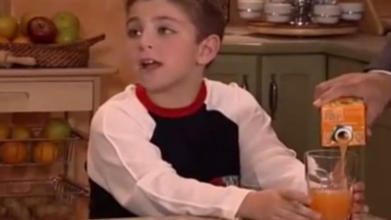 Θυμάστε τον μικρό «Φοίβο» από τη «Νταντά»; Μεγάλωσε κι έγινε κούκλος – Δείτε πώς είναι σήμερα