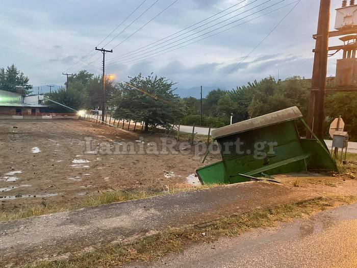 Φθιώτιδα – «Τρελή πορεία» τρακτέρ που έπεσε σε στάση λεωφορείου