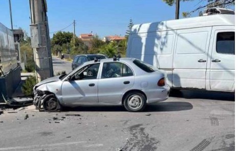 Τροχαίο ατύχημα στη Λεωφόρο Αρτέμιδος - Πληροφορίες για τραυματίες, ανάμεσά τους και παιδιά