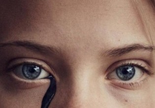 Γκρέτα Τούνμπεργκ – Λούστηκε με «πετρέλαιο» για το εξώφυλλο του περιοδικού του Guardian