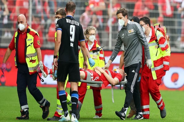 Ο σοκαριστικός τραυματισμός του Μπάουμγκαρτλ